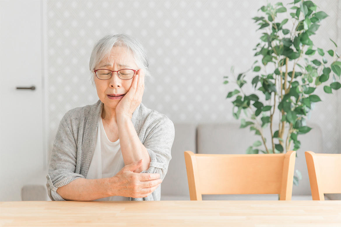 写真：入れ歯のイメージ